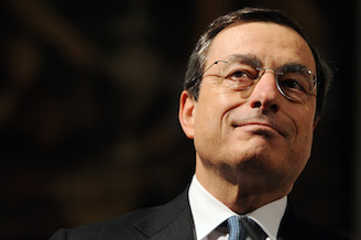 La mossa di Draghi: i tanti vantaggi  di un euro più debole