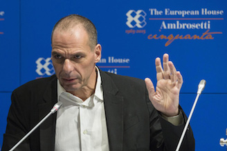 VAROUFAKIS ATTACCA LA BCE A CERNOBBIO: «STATUTO SCRITTO DALLA BUNDESBANK».