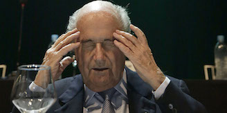 Una brutta notizia: Sepp “Senza Pudore” Blatter rieletto per altri quattro anni alla guida della Fifa. Gli inglesi hanno ragione. Come dice Greg Dyke, bisogna organizzare il boicottaggio dei Mondiali