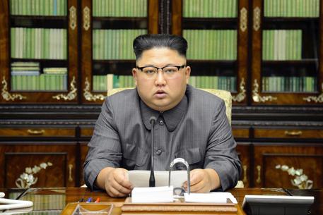 Kim Jong-Un risponde alle minacce Usa: «Trump è un rimbambito squilibrato, pagherà caro», e pensa a test bomba H nel Pacifico