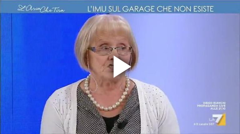 Friedman su La7 insieme alla signora Alfea, la cui storia ha ispirato l’episodio della famiglia Giorgetti dedicato alle tasse