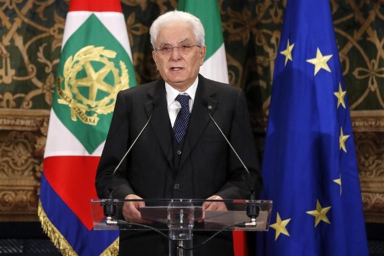 Mattarella: un governo neutrale di garanzia fino a dicembre, poi elezioni. No di M5S, Lega e FdI, sì del Pd. In alternativa, voto a luglio o in autunno