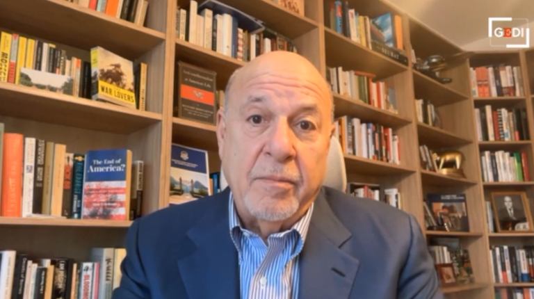 Donald ha un piano folle, demolire la Nato